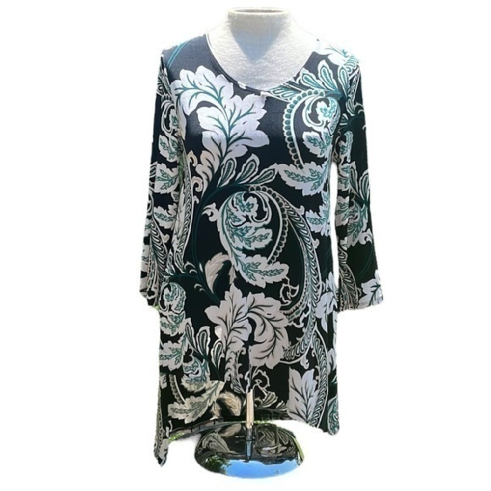 Travelers by Chicos long sleeve blouse short in front/ long in back